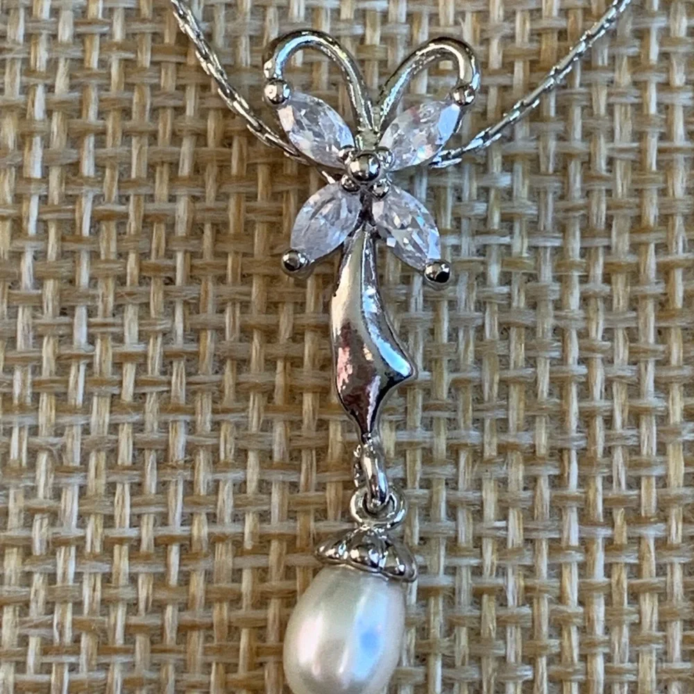 Elegant 18K White Gold Plated Butterfly Pearl Drop Necklace NWOT - Picture 11 of 12